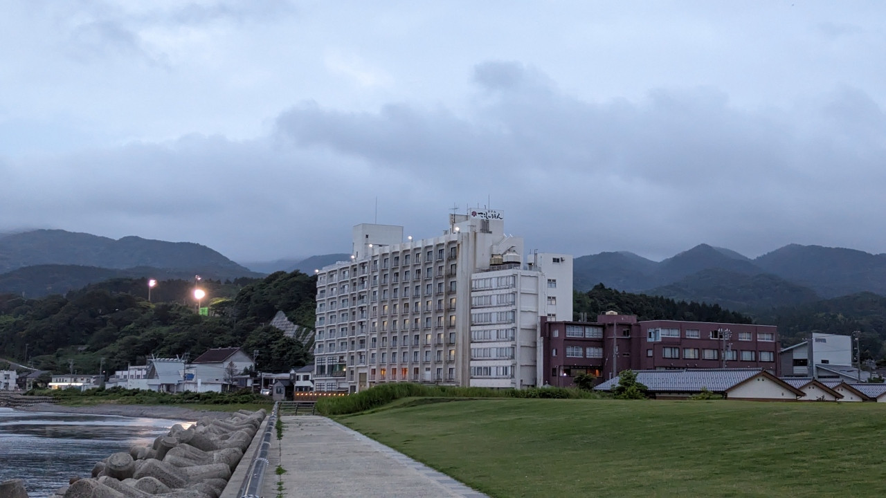 外観は立派なホテルです