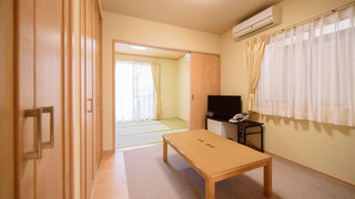 温泉岩風呂付き離れ: 6畳 + 4.5畳 和洋室 [白ゆり/あかね荘]  禁煙