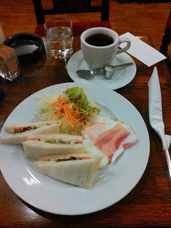 「ツバイＧ線」料理 1002697 ｻﾝﾄﾞｲｯﾁﾓｰﾆﾝｸﾞ（550円）