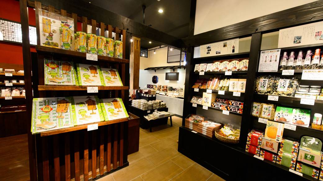 どれにしようかな♪
心躍るお土産選び / 2