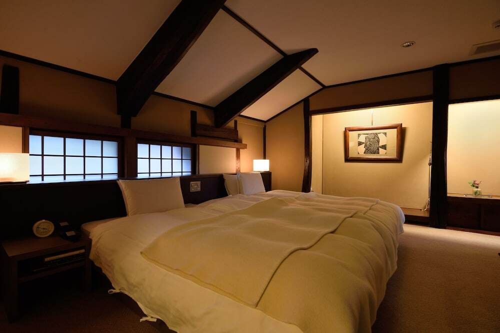 砂糖問屋の建物を改装。雰囲気抜群のモダン宿3849119