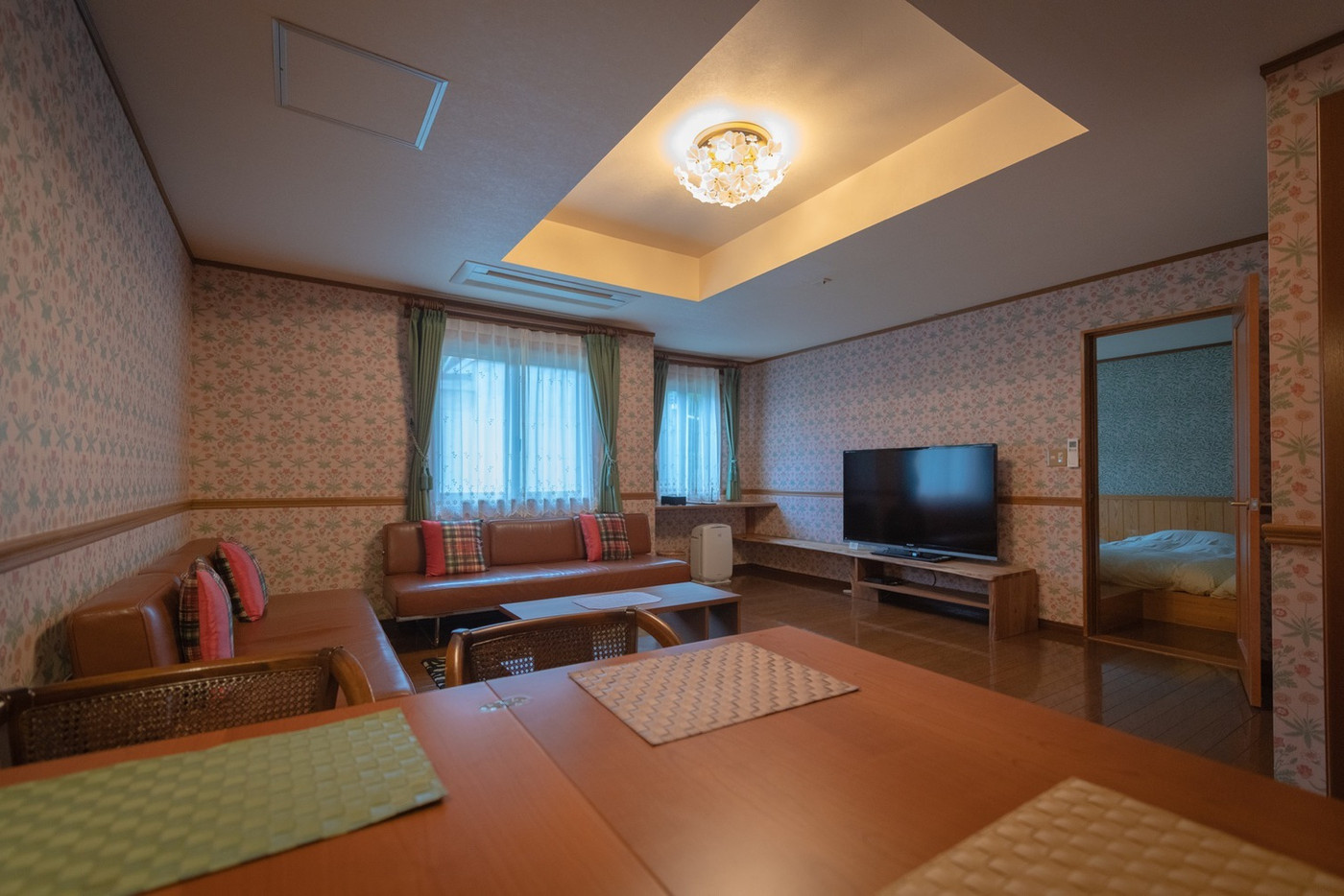 英国調のレトロインテリアでクラシックな館内が魅力の宿4245146