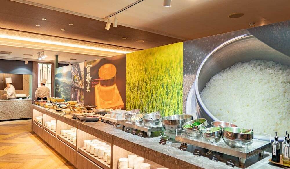 バイキングレストラン「苗場山」 / 3