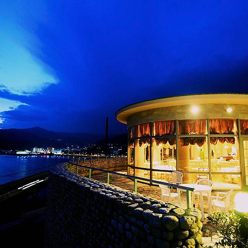 海を望むレストランで
フレンチディナー / 2