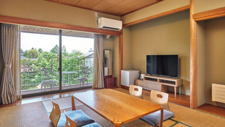 和室10畳 (5名部屋)