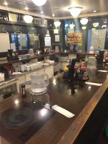 「肉屋の正直な食堂 神田神保町店」内観 48584 