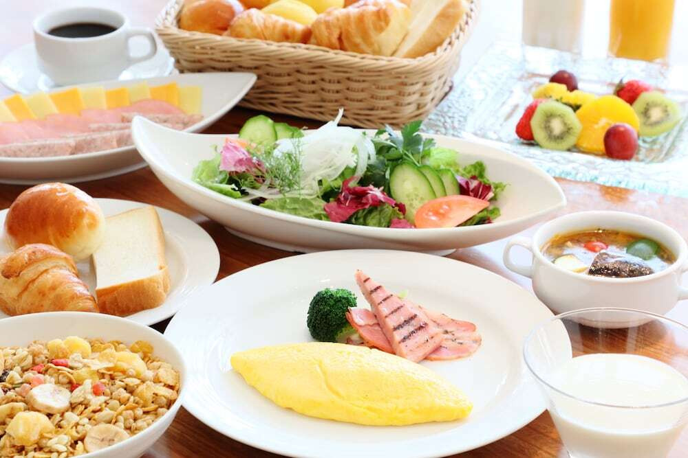 ルームサービスで愛犬と一緒に食事も◎3943581