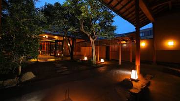 施設の入り口 / 17