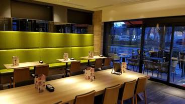 食事・飲み物 / 3