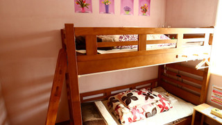 3名用個室（2段ベッド + シングルベッド）　山側