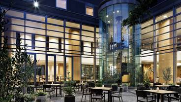 中庭とらせん階段 / 4