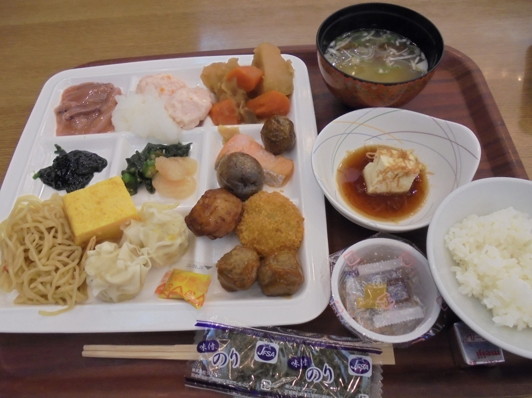 ブッフェ式の朝食　メニューの種類が多いです