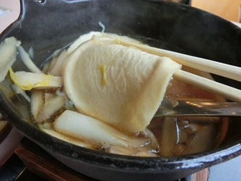 「いちば亭」料理 56382 せんべい汁６８０円