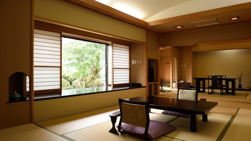 自然を眺める贅沢空間
ゆるりと寛ぐ6つの客室 / 5