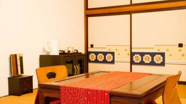 客室内のダイニングエリア / 16