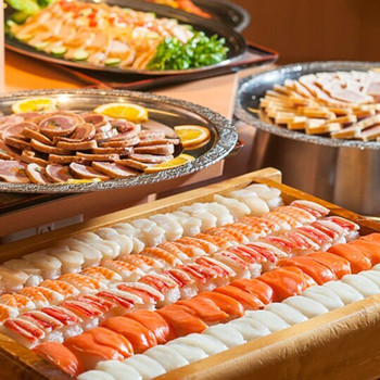 5.バイキングスタイルの夕食が楽しめる「三朝ロイヤルホテル」3636322