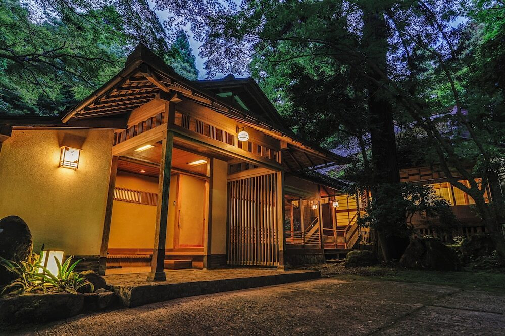 1日3組の料理旅館で四季折々の景色と旬の味覚を4284946