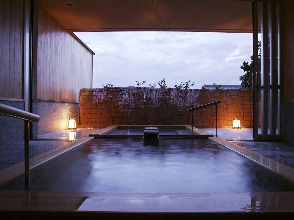 和味の宿 角上楼(ナゴミノヤド カクジョウロウ) / 2