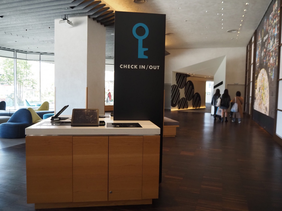 チェックインカウンター