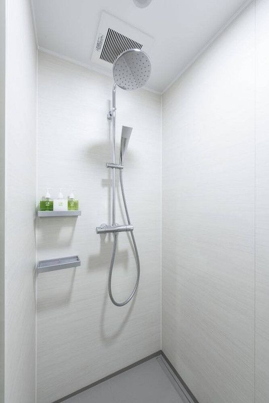 バスルーム シャワー