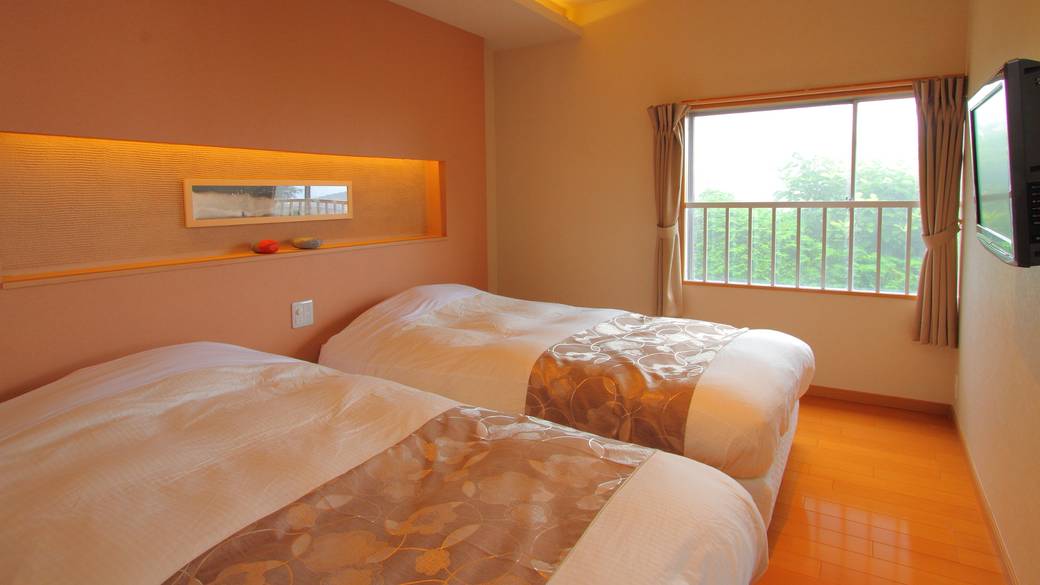 箱根の大パノラマと
一体になれるお部屋 / 4