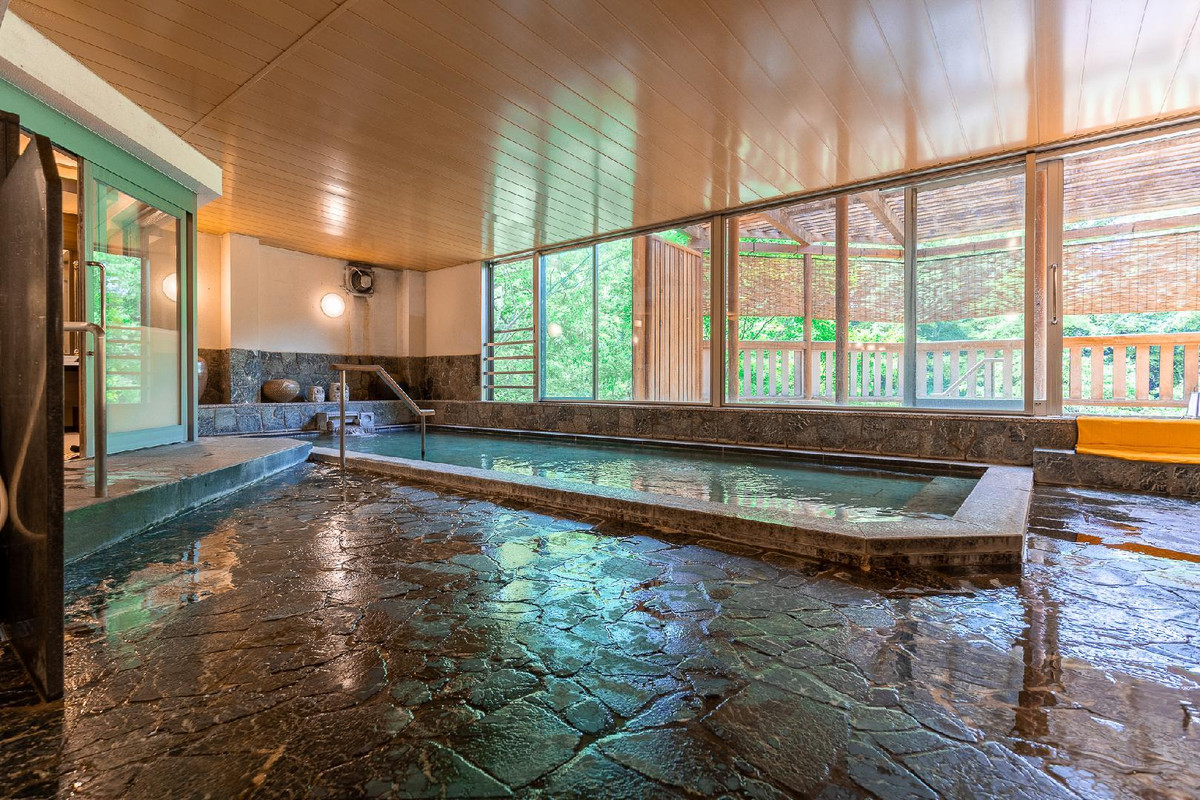 Large public bath [Iwagami]