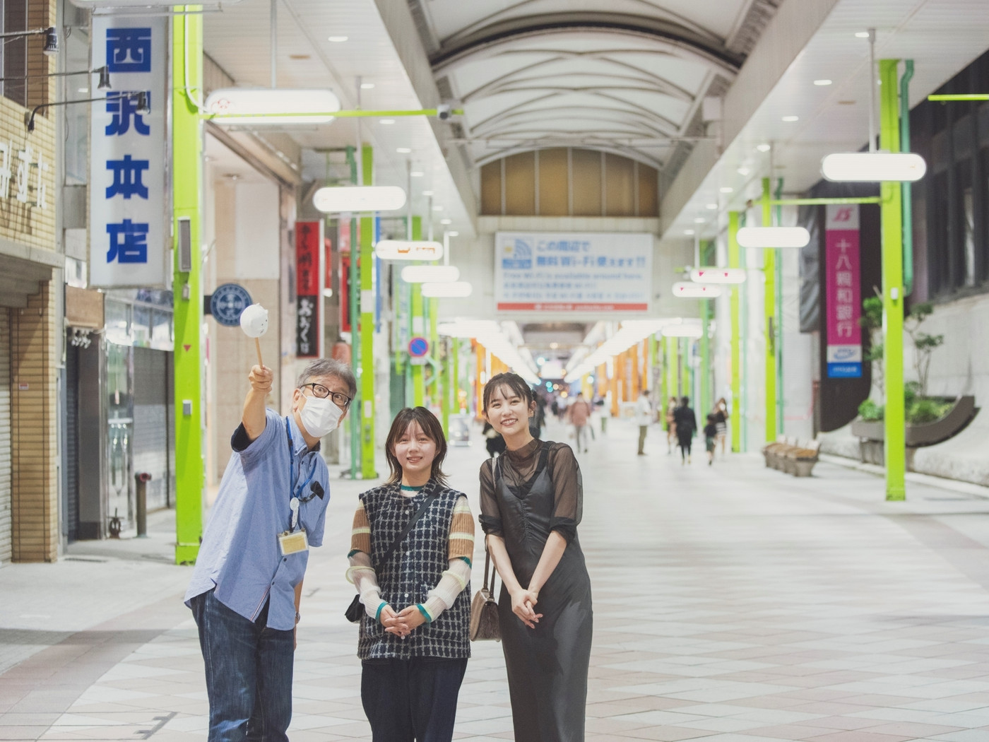 泊まって楽しむディープな佐世保の夜3006683