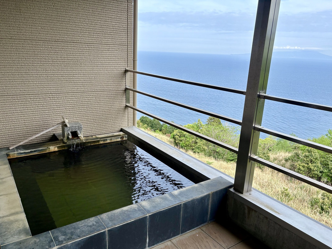 離れ棟２階客室の露天風呂