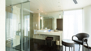 【禁煙】デラックススイート/82㎡/140㎝幅ベッド×2台