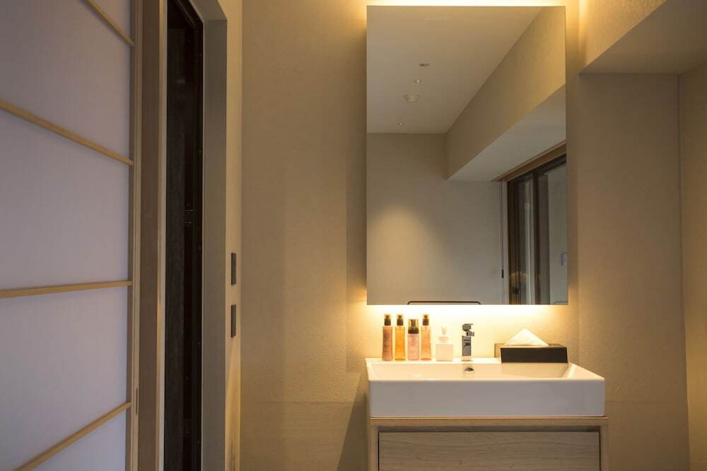 露天風呂付き洋室の洗面台