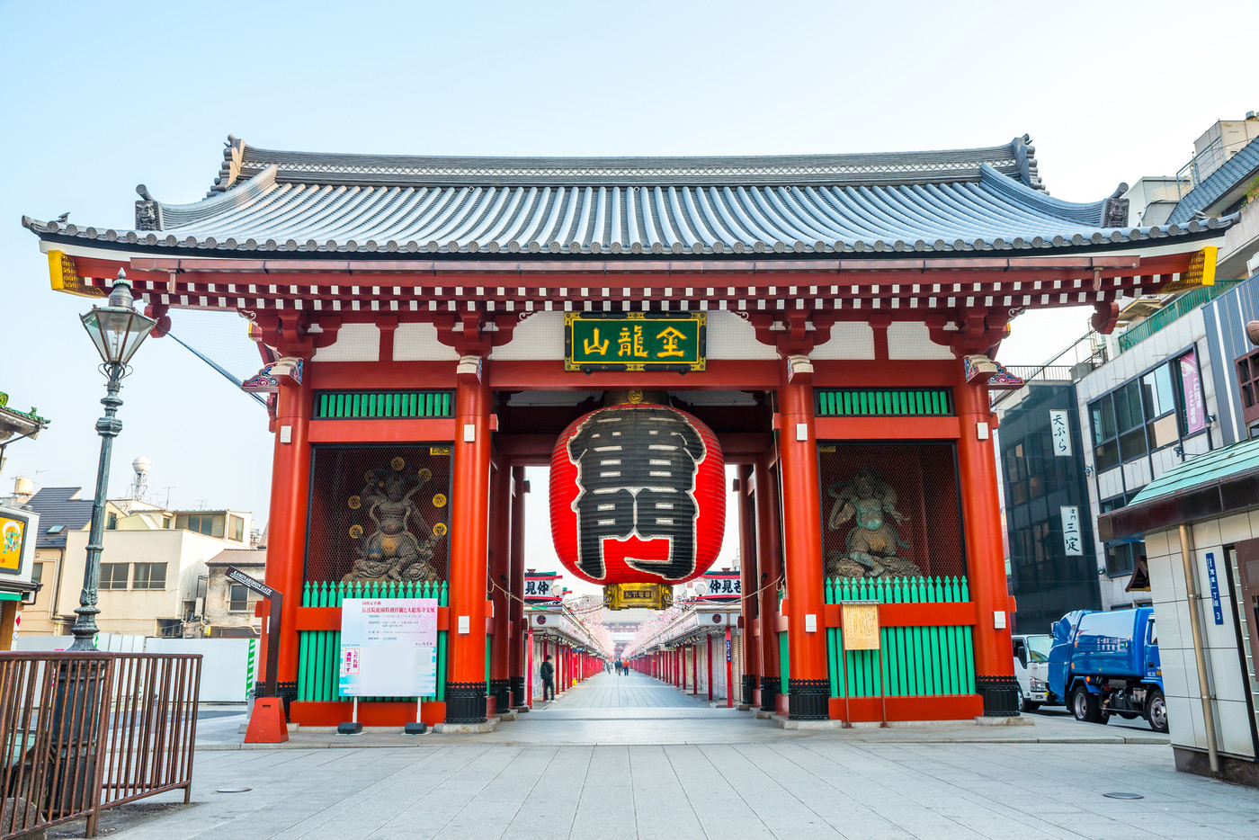 浅草寺 雷門 早朝風景 2018年3月撮影