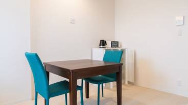 客室内のダイニングエリア / 7