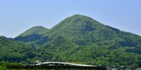 奈良・美しい双耳峰の山「二上山」のハイキングと観光スポット紹介