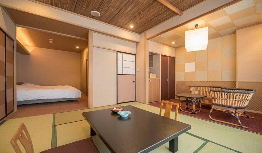 和室8畳＋ツイン / 4