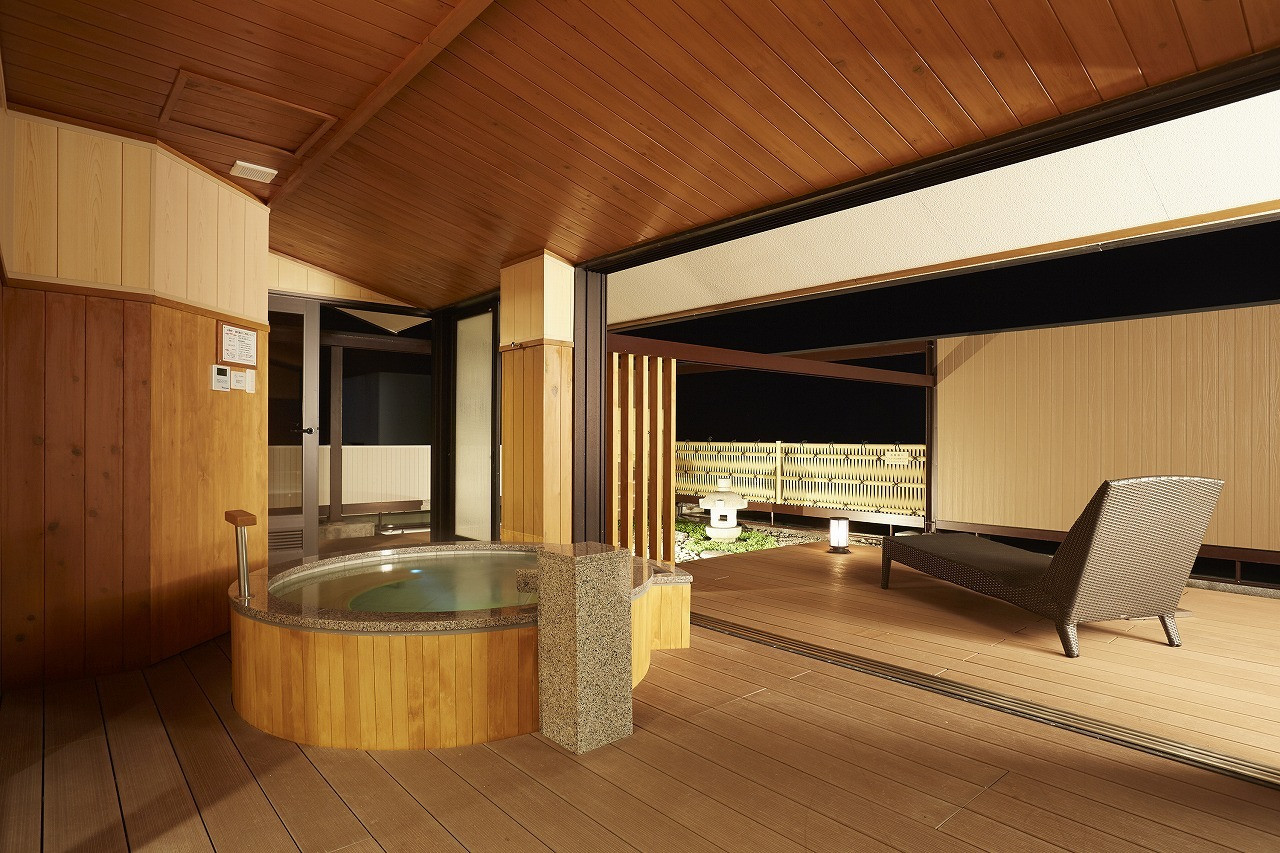 圧倒的な湯量が自慢♪温泉と庭園に癒やされる歴史深い宿4248678