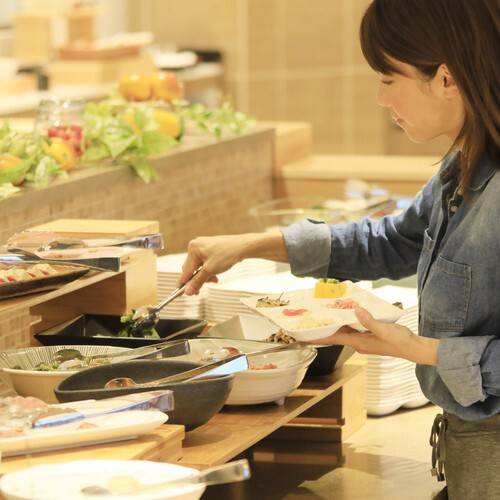 ご当地メニューも楽しみ
元気が出る朝食 / 3