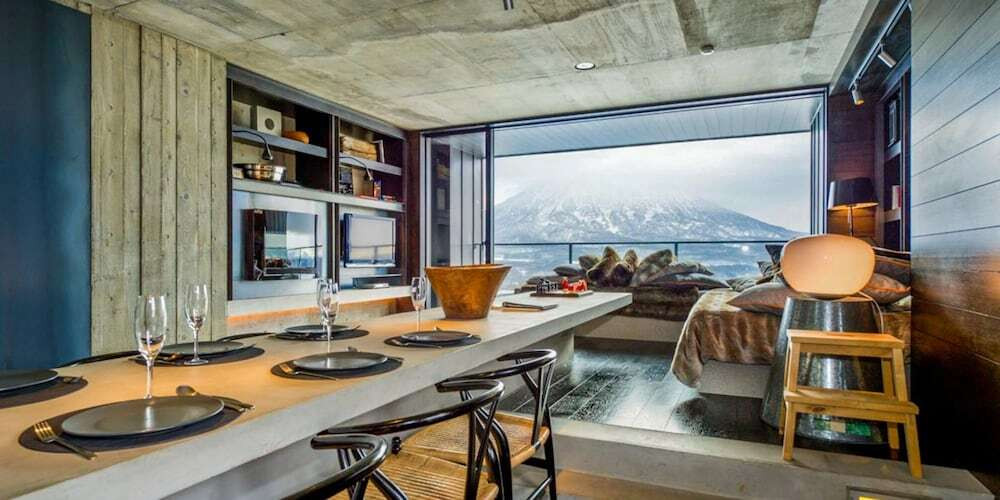 客室内のダイニングエリア