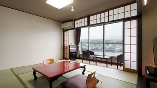 [リバービュー]モデレート和室10畳+広縁(38sqm)