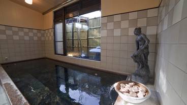 屋内スパ浴槽 / 1