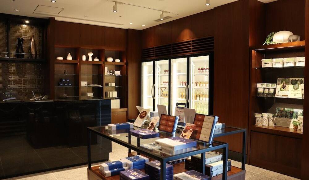 ショップ　オアシス / 2