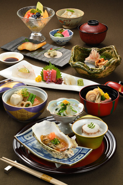 日本料理・鉄板焼 はや瀬の夕食膳