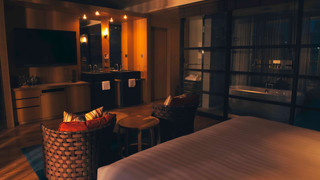 スイート[サウナ/クラブラウンジ/ミニバー/バルコニー付]