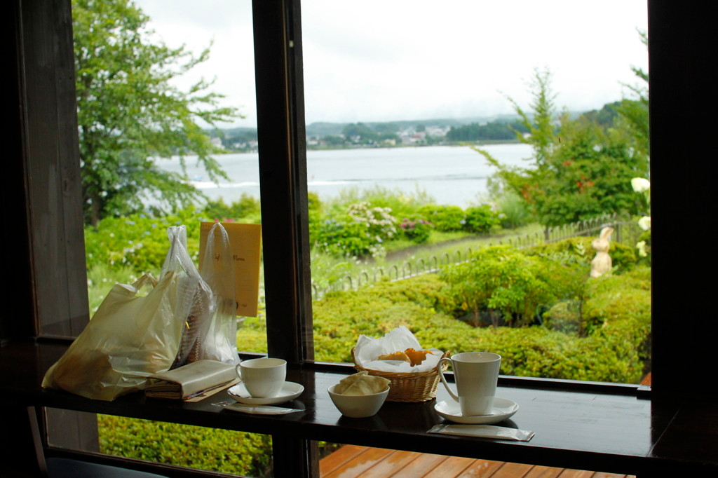 富士山と湖がゆったり楽しめる！個性あふれるカフェ1582606