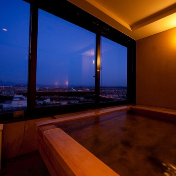 7. ビューバス付きのお部屋も!夜景を望む温泉宿「菊南温泉ユウベルホテル」3439698