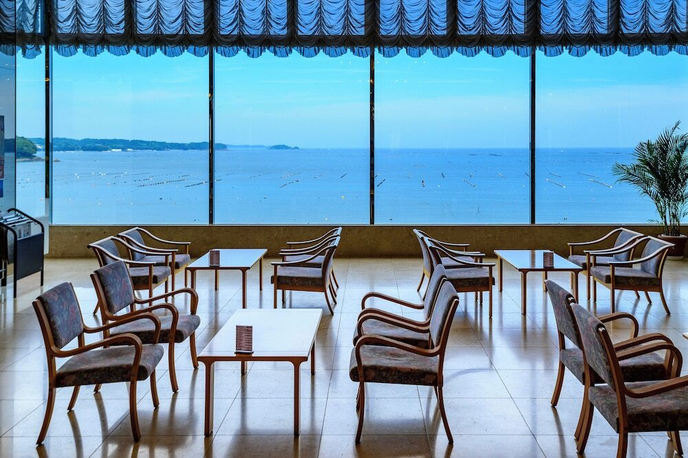 ロビーラウンジ