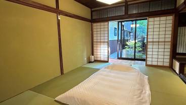 客室 / 24