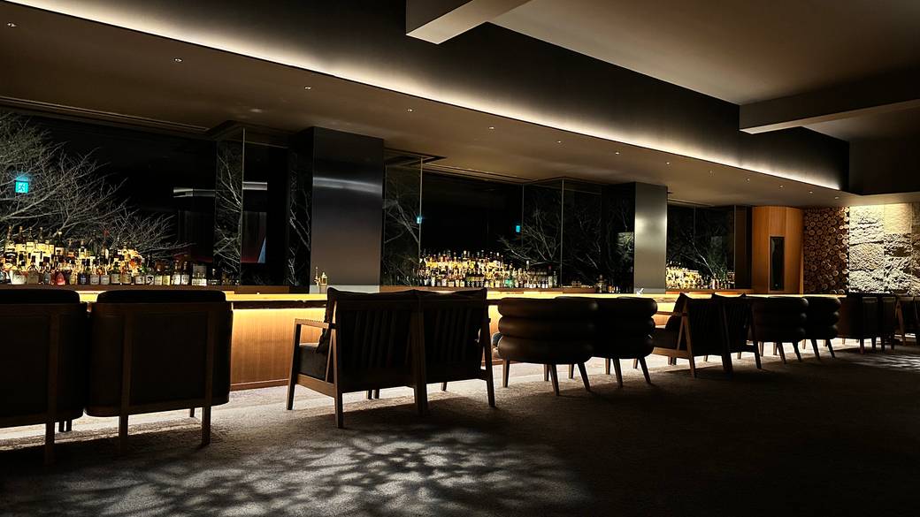 チェックインは
お酒を飲みながら / 1