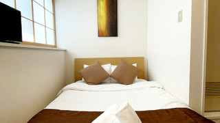 ダブルルーム 専用バスルーム付 (402)