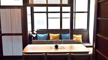 客室内のダイニングエリア / 14