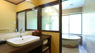 [川胡桃の間] 書院造12畳 源泉かけ流し半露天風呂付 禁煙